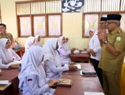 Pj Gubernur Aceh Luncurkan Program Siswa Baca Al-Qur’an Sebelum Belajar