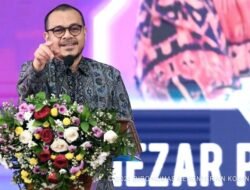 Wamen Kominfo Nezar Patria Dorong Mahasiswa Kuasai Teknologi Digital