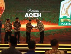 Pemerintah Aceh Terima Penghargaan Universal Health Coverage