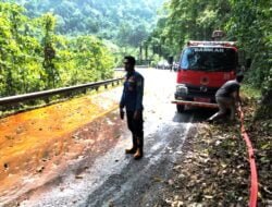 Jalan Geurutee Ditutup Sementara Akibat Tumpahan CPO