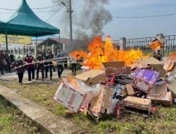 Barang Ilegal Bernilai Miliaran Rupiah Dimusnahkan