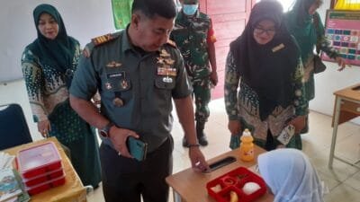 Danramil 16 Banda Sakti Pantau Pemberian Makanan Bergizi di Sekolah