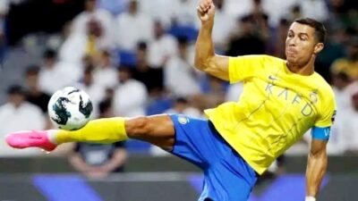 Gol Spektakuler Cristiano Ronaldo! Sundulan Anti-Gravitasi Bawa Al Nassr Menang Telak