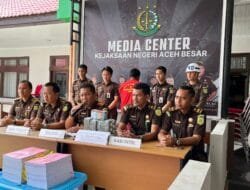Tersangka Korupsi Dana SPP PNPM Diserahkan ke Kejari Aceh Besar