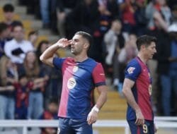 Penalti di Menit Akhir Menyelamatkan Barcelona
