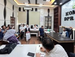 Komisi I DPRA Desak Pemerintah Aceh Revisi Keputusan Gubernur