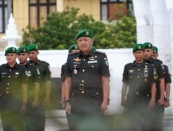 Kabintaljarahdam IM Pimpin Upacara Ziarah HUT ke-79 Bintal TNI AD di Taman Makam Pahlawan