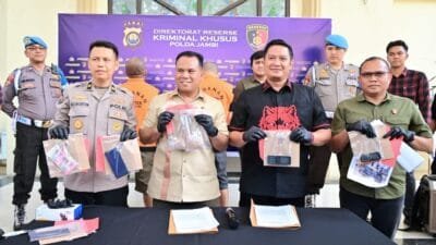 Dua Warga Ditangkap karena Jual Emas Murni Ilegal