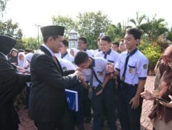 Wagub Aceh Pimpin Upacara Hardiknas, Apresiasi Inovasi Siswa