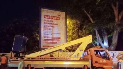 Iklan Diskominfotik Banda Aceh Diturunkan Paksa, Ternyata Dipasang pada Baliho Ilegal