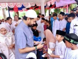 Mualem Santuni Seribu Anak Yatim di Aceh Barat