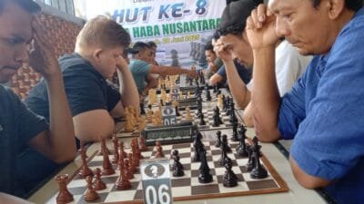 Kericuhan Peserta Kejuaraan Catur HUT Ke-8 Media Haba Nusantara di Komunal Coffee Banda Aceh