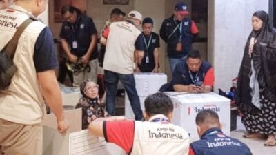 Pos Indonesia Angkut 105 Ton Paket Kiriman Jamaah Haji
