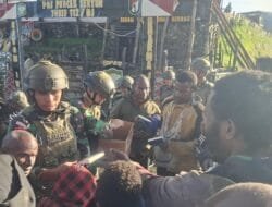 Satgas Yonif 112/DJ Gelar Karya Bakti dan Berbagi Kasih di Puncak Jaya