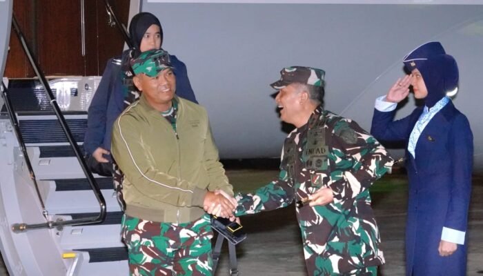 Menuju Turki, Panglima TNI dan Wakasad Transit di Bandara SIM Aceh