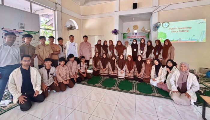 GEN-A Latih Public Speaking Siswa SMA Al-Misbah Lewat Teknik Storytelling