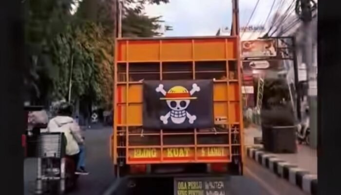Menteri HAM Sebut Pengibaran Bendera One Piece Melanggar Hukum dan Makar
