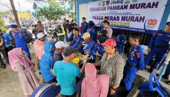 Ditpolairud Polda Aceh Salurkan 1,2 Ton Beras Murah kepada Masyarakat