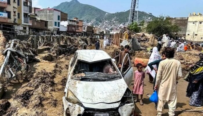 Banjir Bandang di Pakistan, 300 Orang Dilaporkan Meninggal Dunia