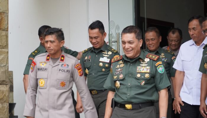 Mayjen TNI Niko Fahrizal Sambut Kapolda Aceh di Balee Sanggamara Makodam Iskandar Muda