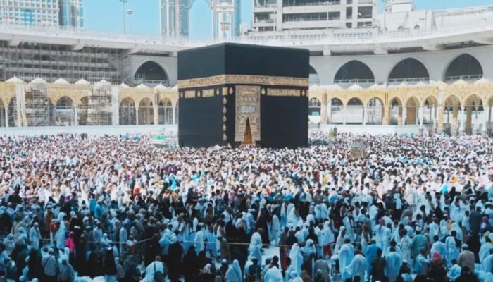Menunggu Puluhan Tahun, Ribuan Jamaah Haji Gagal Berangkat 2024 Gara-gara Korupsi Kuota Haji