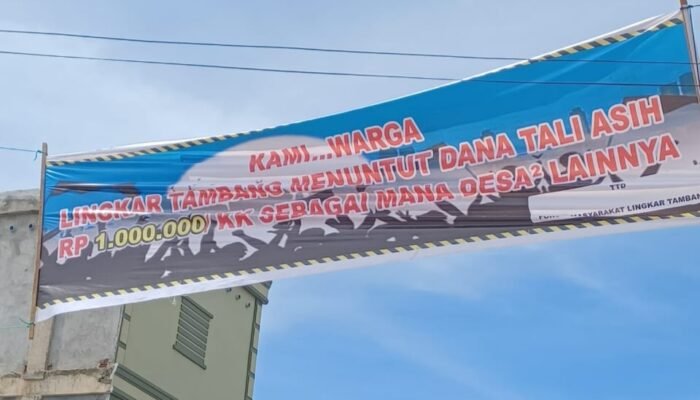 Warga Ring Satu PT Medco E&P Malaka, Pasang Spanduk Bernada Protes