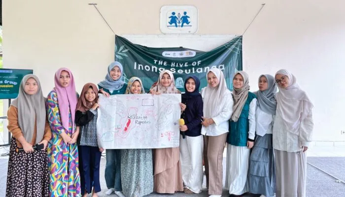 Remaja Putri Belajar Kesehatan Reproduksi dan Membuat Pembalut Ramah Lingkungan