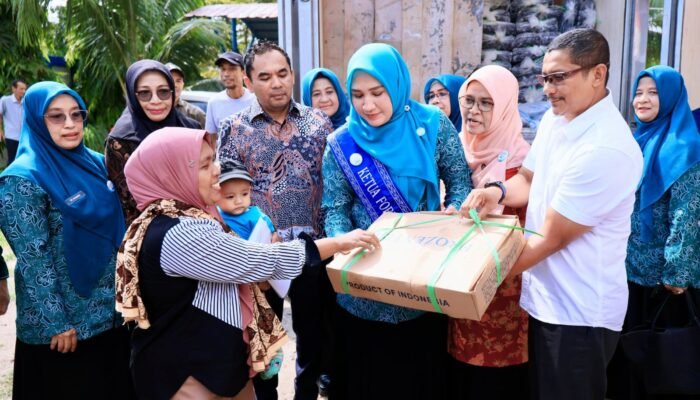 Kak Ana Serahkan 5,4 Ton Ikan untuk Ibu Menyusui dan Balita Gizi Buruk di Lhokseumawe