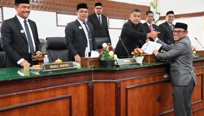 Seluruh Fraksi DPRK Sepakat, RPJMD Aceh Besar Resmi Jadi Qanun