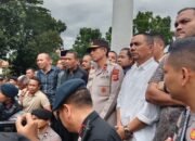 Ketua DPRA dan Kapolda Aceh Temui Massa