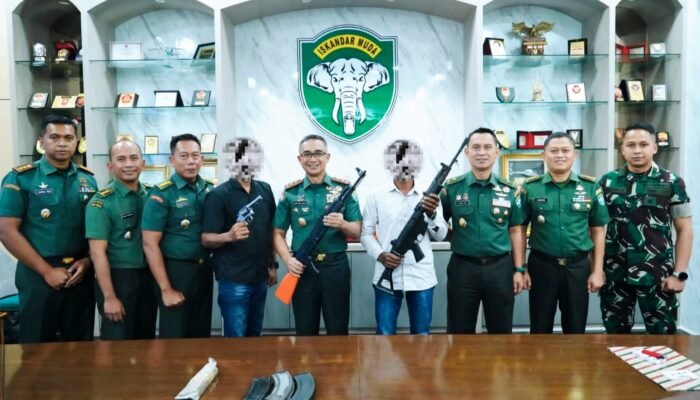 Pangdam Iskandar Muda Terima Penyerahan Tiga Pucuk Senjata Api Sisa Konflik Aceh