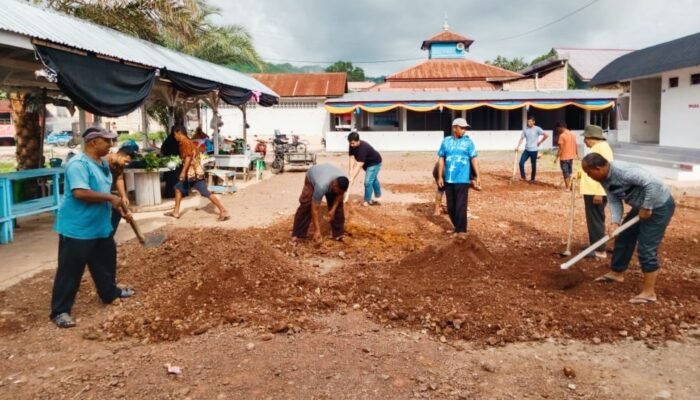 Warga Leu Ue Sambut Maulid Nabi dengan Gotong Royong Massal