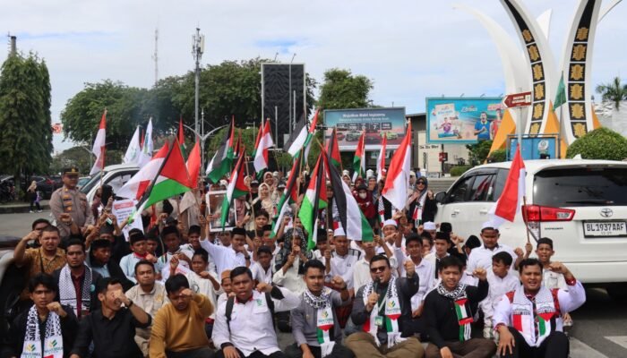 KAMMI Banda Aceh Gelar Aksi Dukung Palestina Merdeka di Tugu Simpang Lima