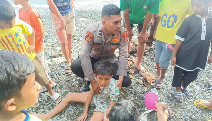 Aksi Heroik Polisi di Aceh Selatan Selamatkan Anak dari Amukan Ombak