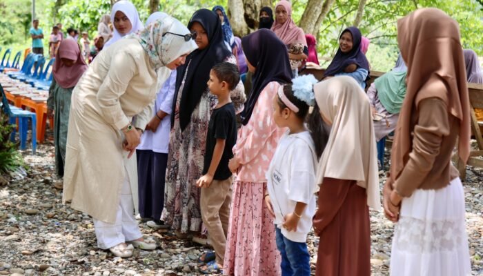 Kak Na Hibur Yatim dan Jemput Aspirasi Warga Pedalaman Aceh Utara