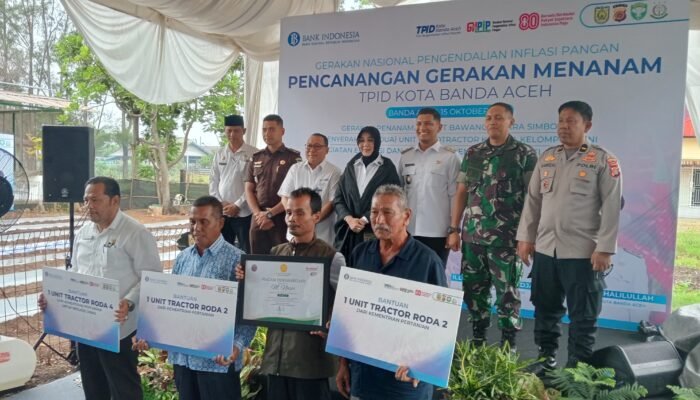 Illiza Canangkan Gerakan Menanam TPID Banda Aceh