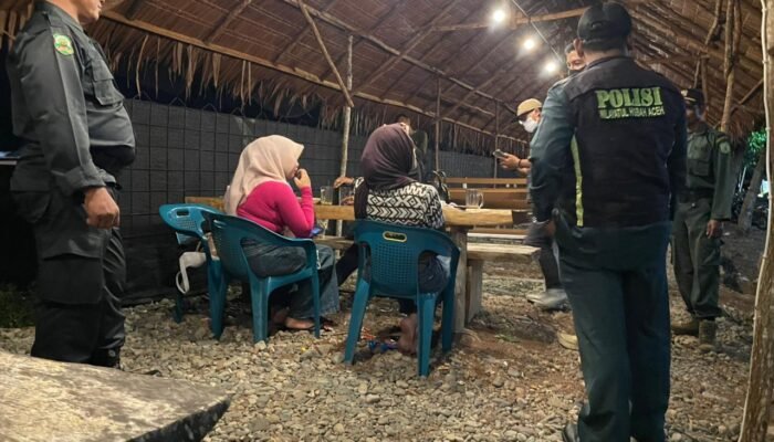 Dari Warung Kopi ke Jalanan Sepi, Petugas Satpol PP-WH Ajak Masyarakat Jaga Syariat Islam