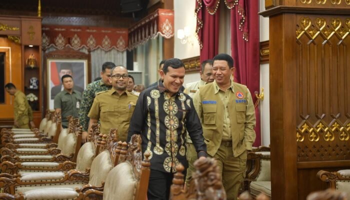 Wagub Fadhlullah dan Kepala BNPB Bahas Penguatan Kesiapsiagaan Bencana di Aceh