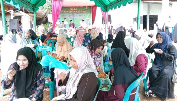 Warga Padati Acara Peringatan Maulid Nabi di Dayah Az-Zikru Al-Amiriyah Aceh Besar