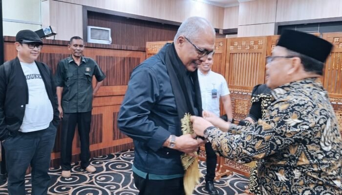 Ketua Umum PWI Ahmad Munir Hadiri Langsung Kenduri Maulid di PWI Aceh