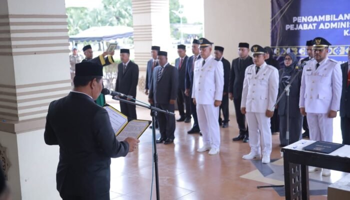 Bupati Aceh Besar Lantik 5 Camat dan 24 Pejabat Administrator Baru
