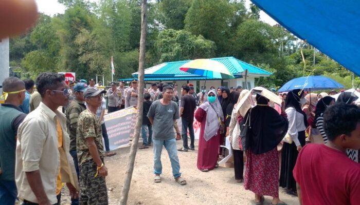 Ratusan Warga Aceh Timur Kepung PT Medco, Tuntut Hentikan Operasi Blok A