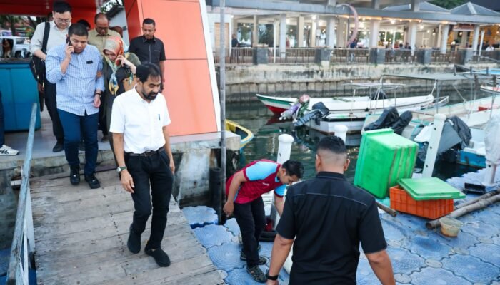 Mualem Panen Lobster di Ulee Lheue, Janjikan Dukungan Penuh untuk Nelayan Aceh