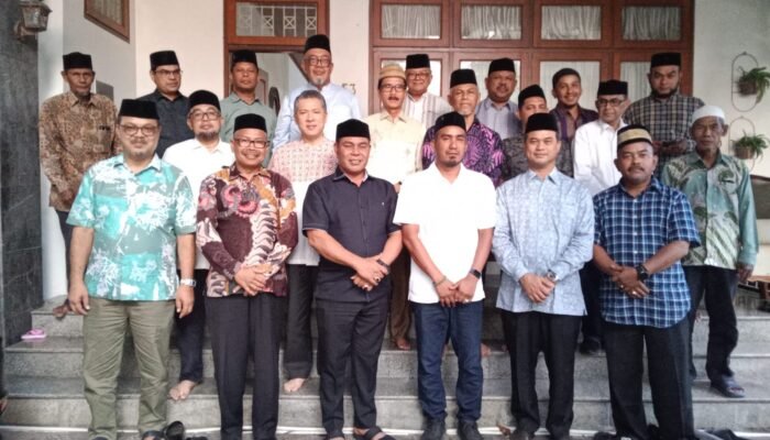 Forsiar Bertakziah ke Kediaman Azwar Abubakar