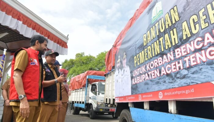 Mualem Salurkan Bantuan Kesiapsiagaan Bencana ke 10 Kabupaten