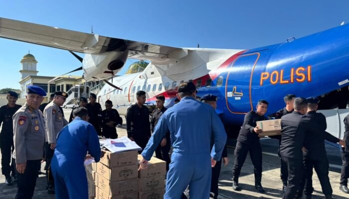 Mabes Polri Kirim 2,5 Ton Logistik Untuk Korban Banjir Aceh