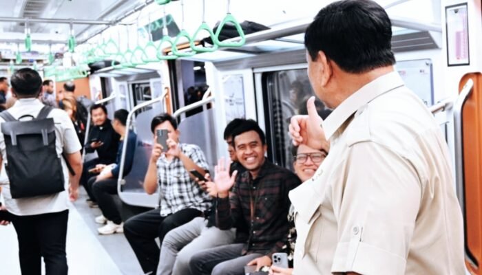 Prabowo Nilai Pelayanan Kereta Api Indonesia Setara dengan Standar Internasional