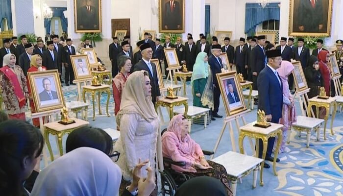 Daftar 10 Tokoh yang Dianugerahkan Gelar Pahlawan Nasional 2025