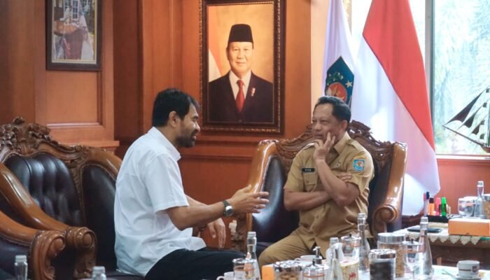 Gubernur Aceh Sampaikan Selamat untuk Mendagri Tito atas Anugerah Adat dari Wali Nanggroe