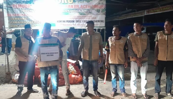 Pemuda Julok Tunong Turun ke Jalan, Buka Posko dan Galang Bantuan untuk Pengungsi Banjir Bandang